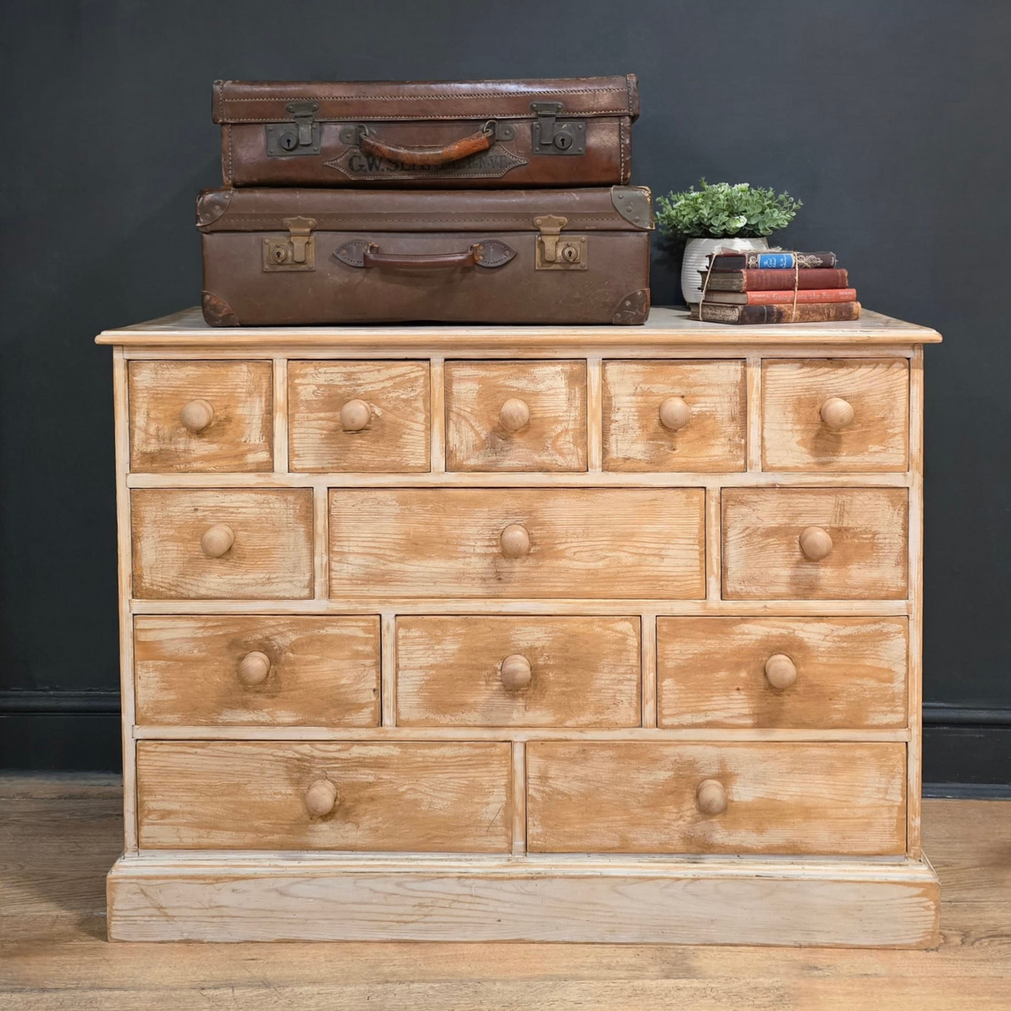 Pine Chest of Drawers